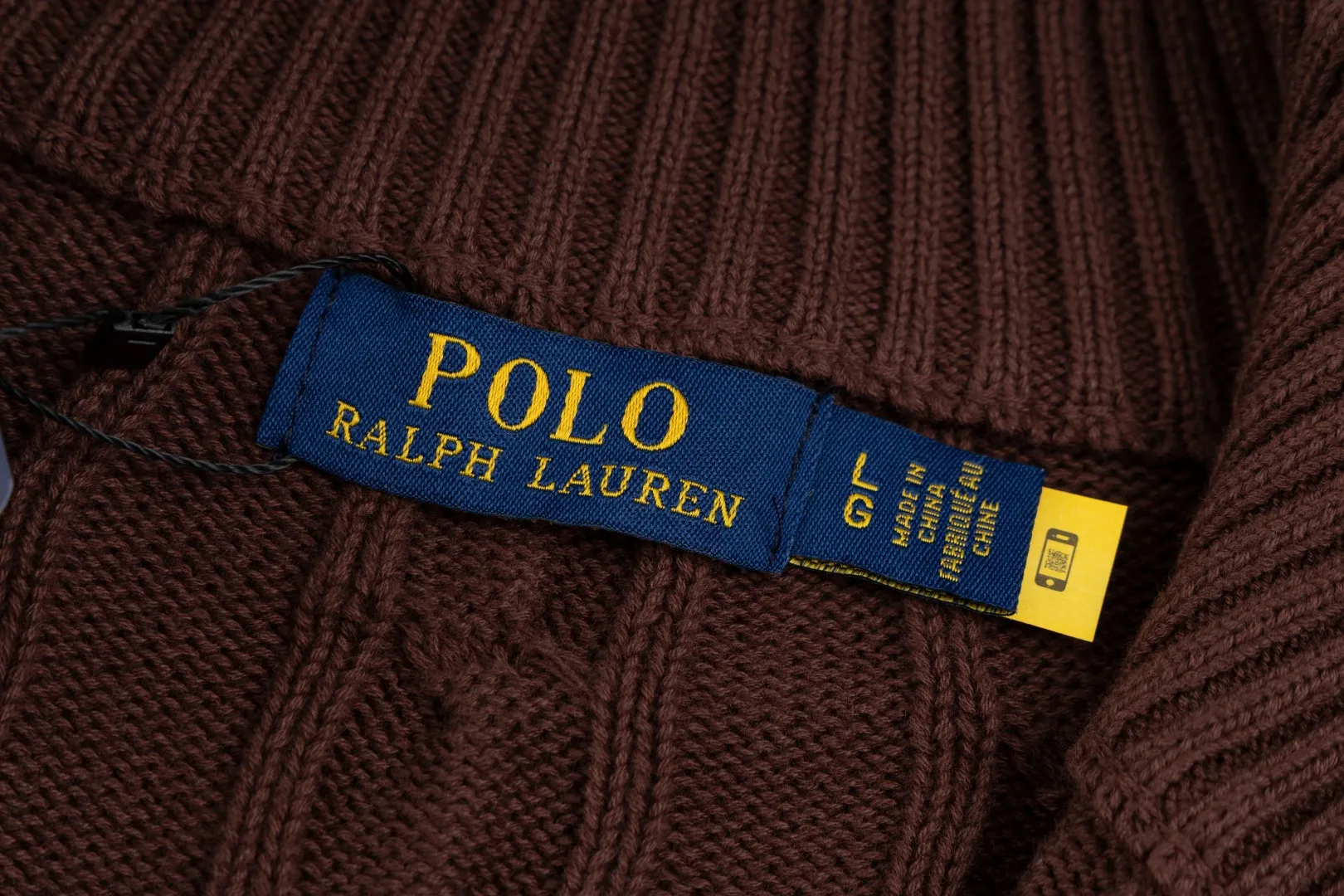 P236 #R92 RALPH LAUREN Ralph Lauren fifteen colors classic small label embroidery logo turtleneck pullover half-zip knitted cable sweater with high-density LOGO embroidery on the chest and original customized tag accessories. Made of pure cotton yarn, pure cotton is skin-friendly and comfortable, small label war horse embroidered twist turtleneck sweater 🐎 high quality, follow the blogger to learn how to wear it! Let’s buy a Ralph Lauren cable sweater. It’s a super hard-to-find series after it became popular. It’s hard to find one on the official website. It’s simple and practical to wear, with a lazy and loose feel. The thickened fabric has more texture, feels soft and delicate, and has a loose fit. Whether worn alone or layered, you can wear different styles of fashion with just one piece!   Size：XS S M L